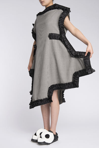 COMME des GARÇONS <br> 2D Houndstooth Ruffle Dress