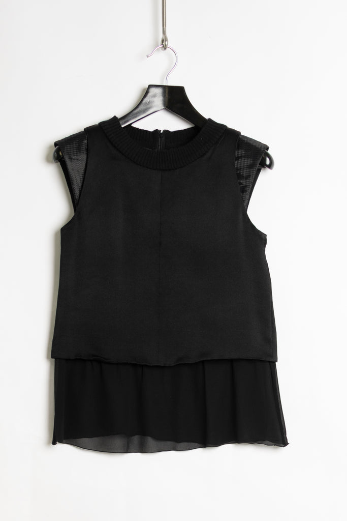 Undercover layered tank