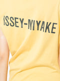 ISSEY MIYAKE asymmetric logo T-shirt