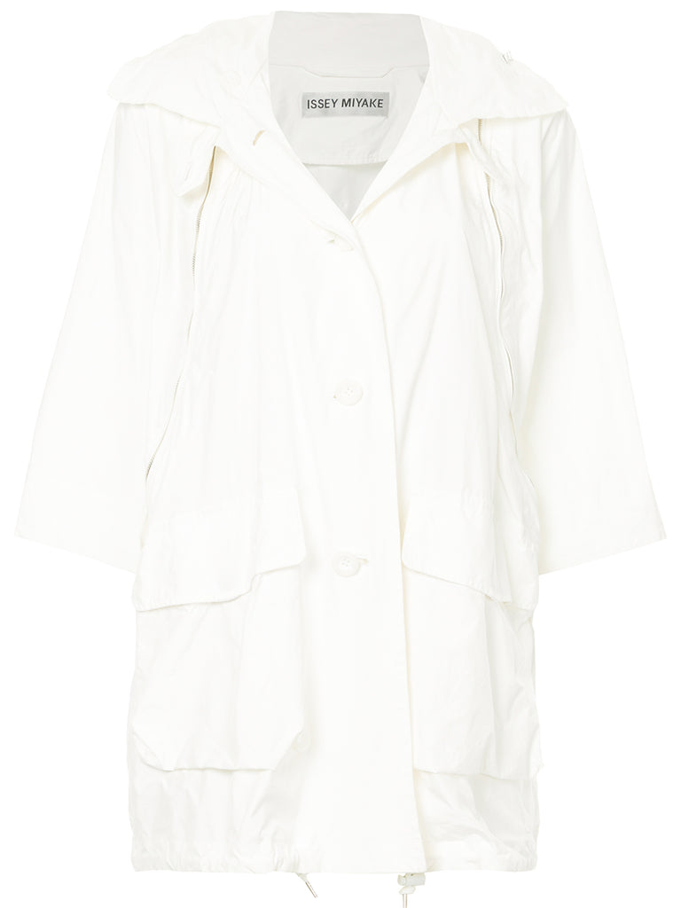 ISSEY MIYAKE cropped-sleeve raincoat