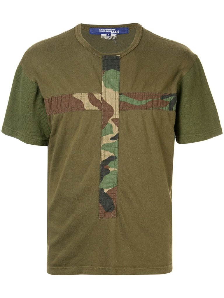JUNYA WATANABE COMME DES GARÇONS camouflage cross appliqué T-shirt